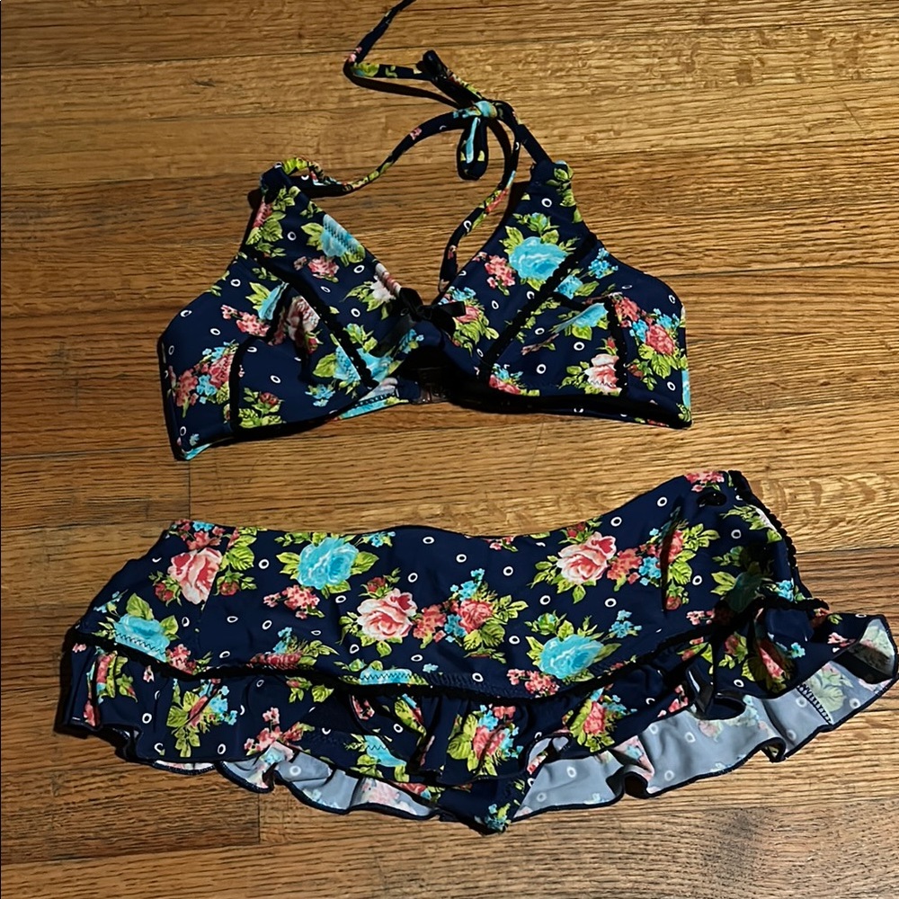 Envya Excellent Condition Floral Skirted Bikini Set! Navy Blue Size M